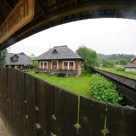 Villa Casa Bunicii Din Bucovina à Vama  Extérieur photo
