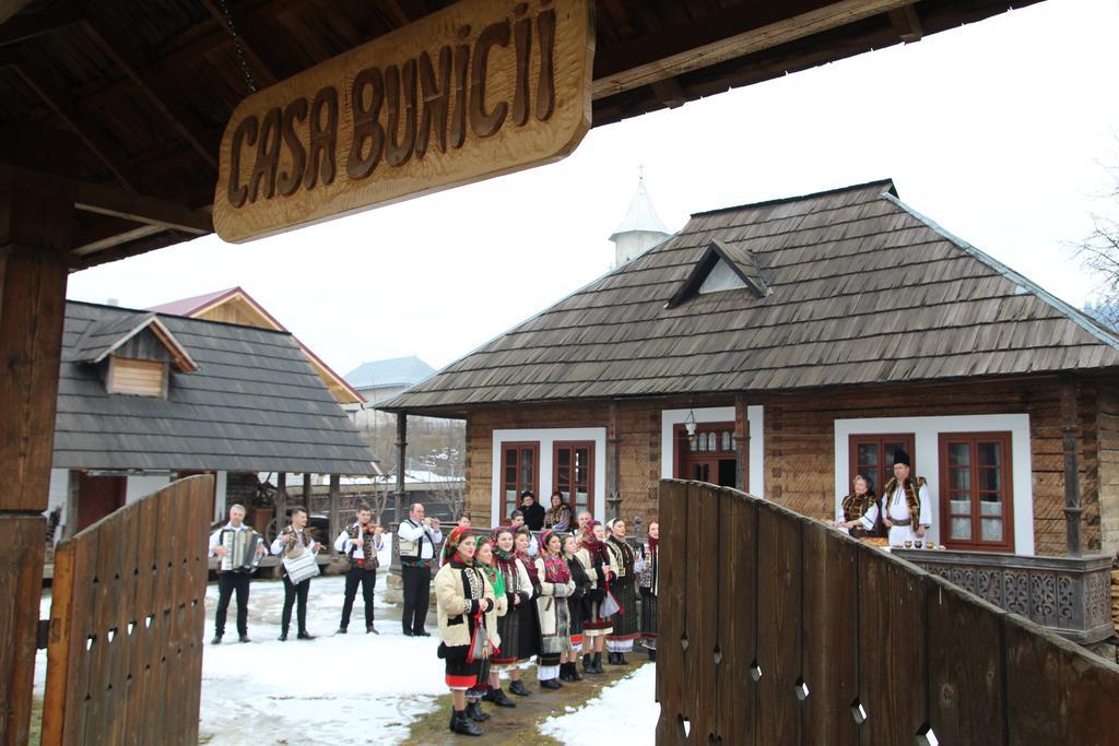 Villa Casa Bunicii Din Bucovina à Vama  Extérieur photo